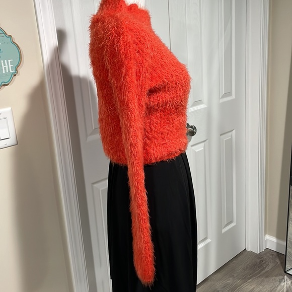 LOVE By Design fuzzy cropped sweater - Picture 5 of 7